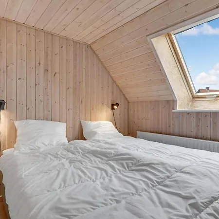 6 Bedroom Lovely In Allinge-Sandvig