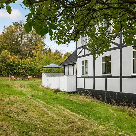 6 Bedroom Lovely In Allinge-Sandvig