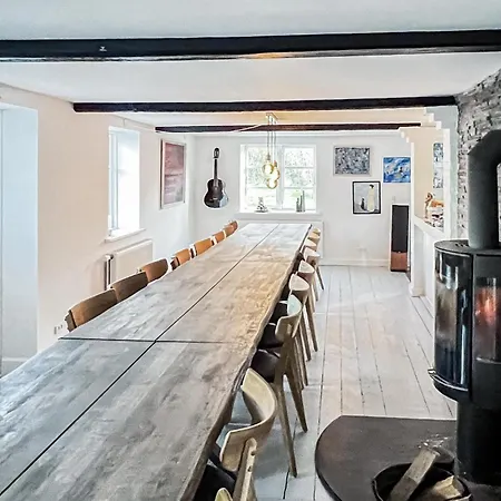 6 Bedroom Lovely In Holiday home *