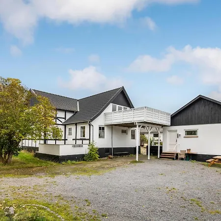 6 Bedroom Lovely In Holiday home *